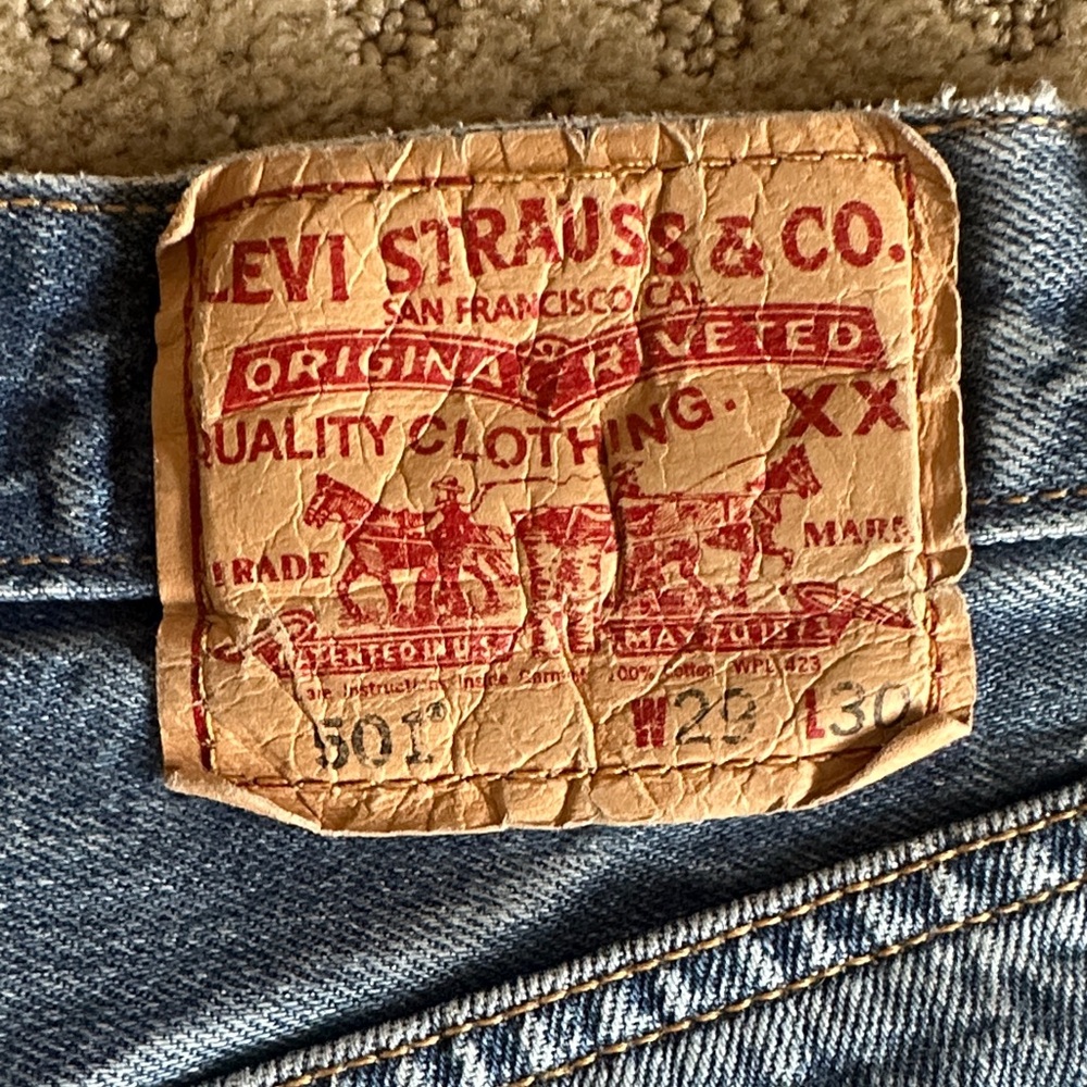 Levi’s women’s 501 Straight-Leg Jeans - Picture 5 of 6
